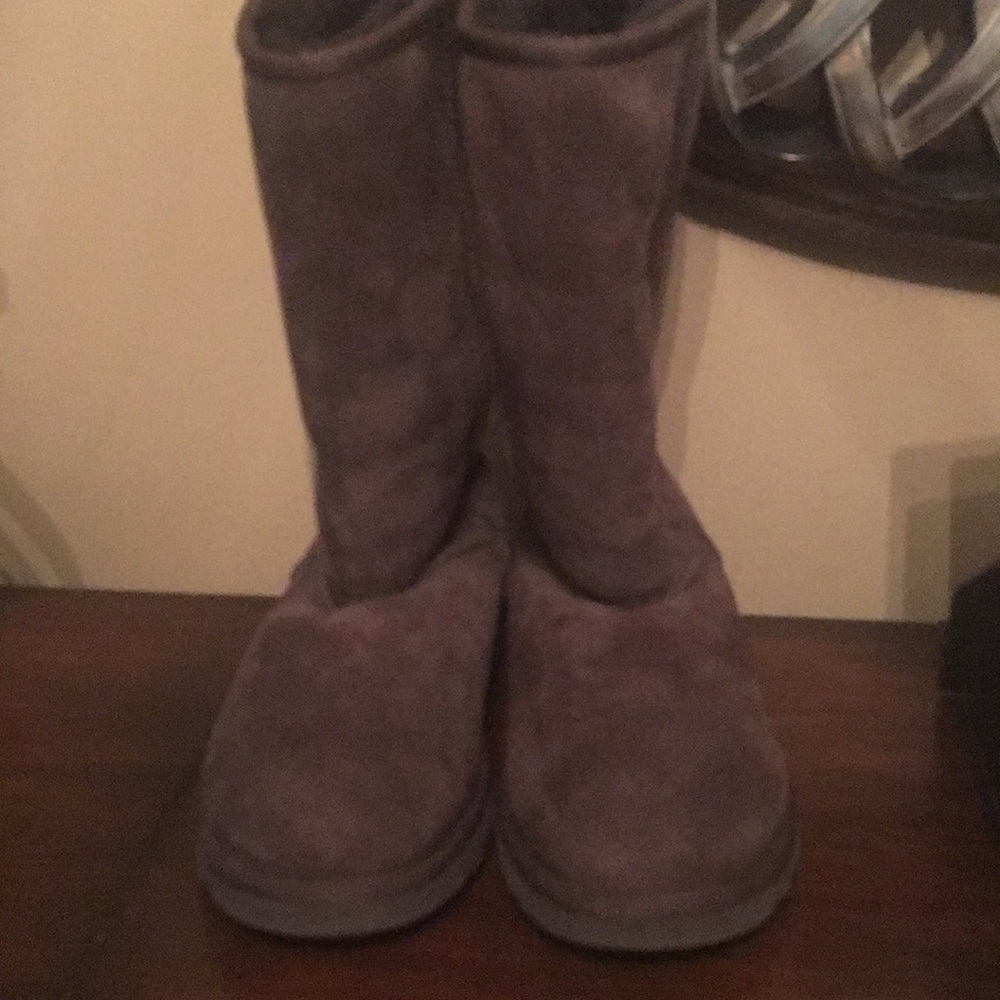 UGG boots-brown